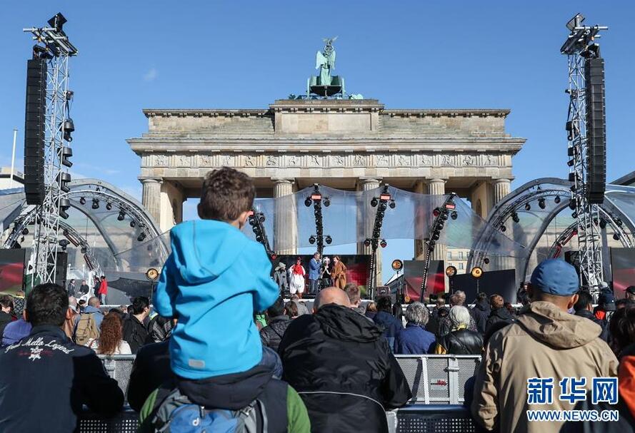 德国柏林举行统一日庆祝活动 - 国际 - 城市联合网络电视台