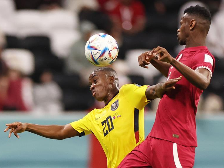 卡塔尔世界杯丨揭幕战：厄瓜多尔队2比0战胜卡塔尔队